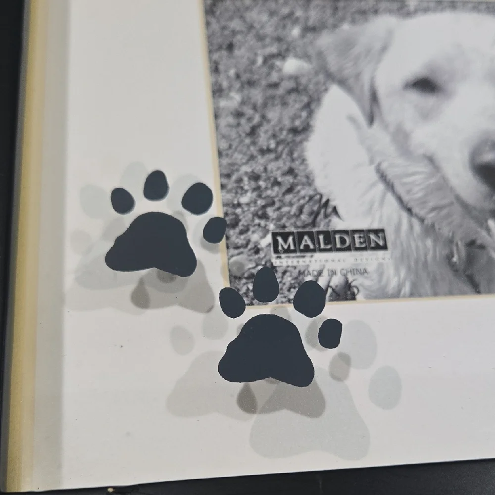 Malden Black and White Dog Frame